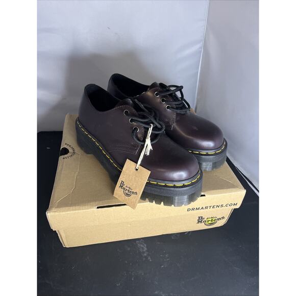 New Dr. Martens Smooth Leather Platform Shoe Size Ladies 9/ Men 8 27332 - Picture 1 of 9